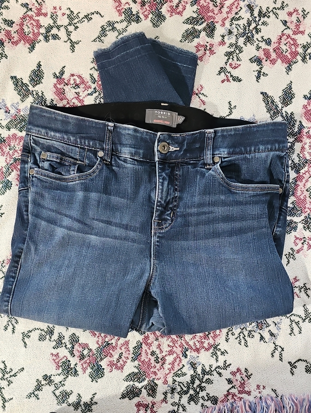 Torrid Dark Blue Skinny Jeans with Faded Detail Size 14
